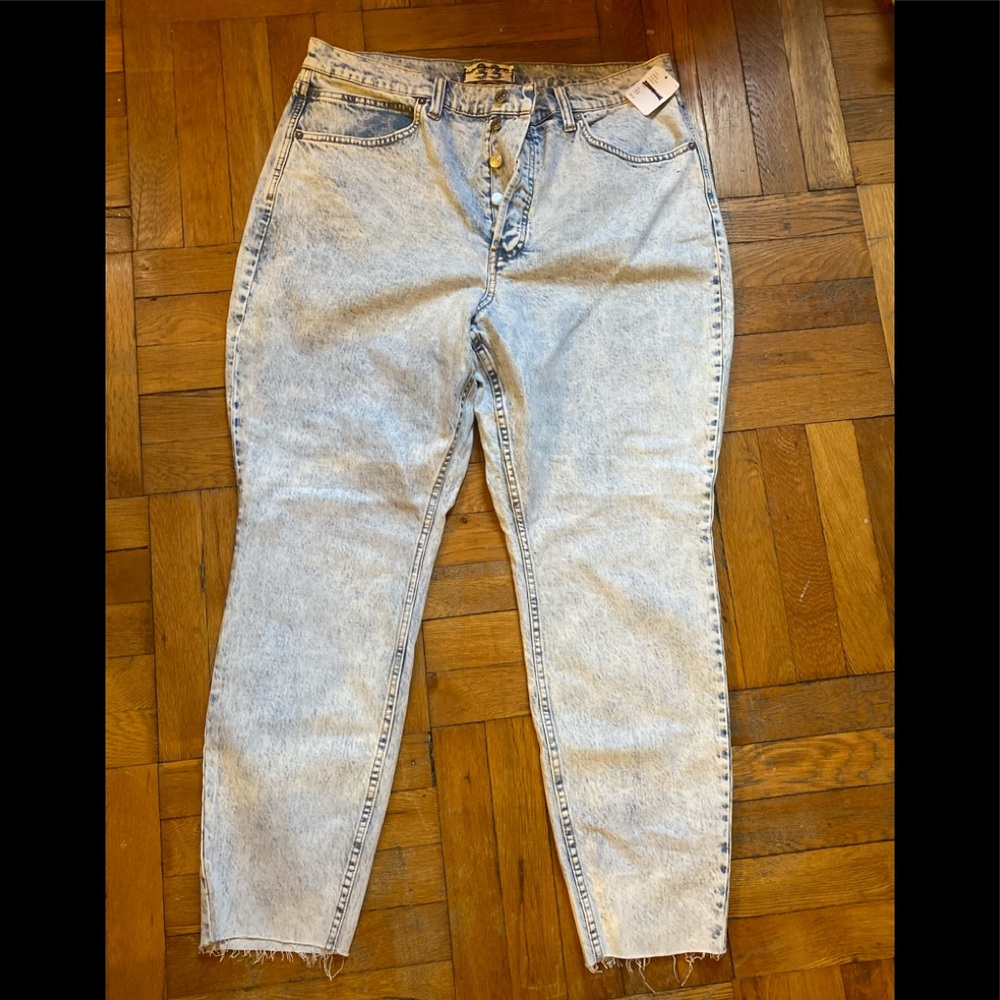 NWT Free People curvy button fly acid washed jeans